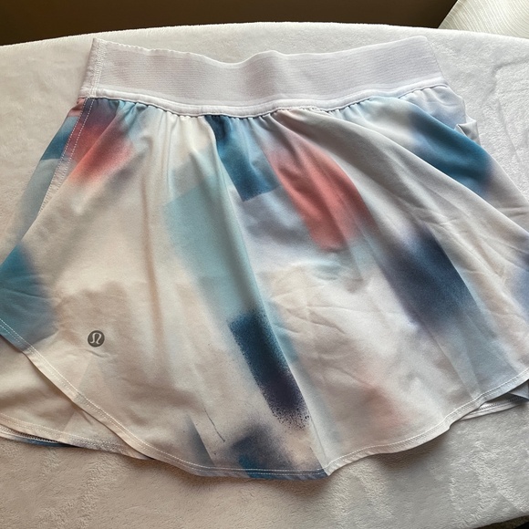 Lululemon Skirt size 6 - Blue/White - Picture 2 of 3